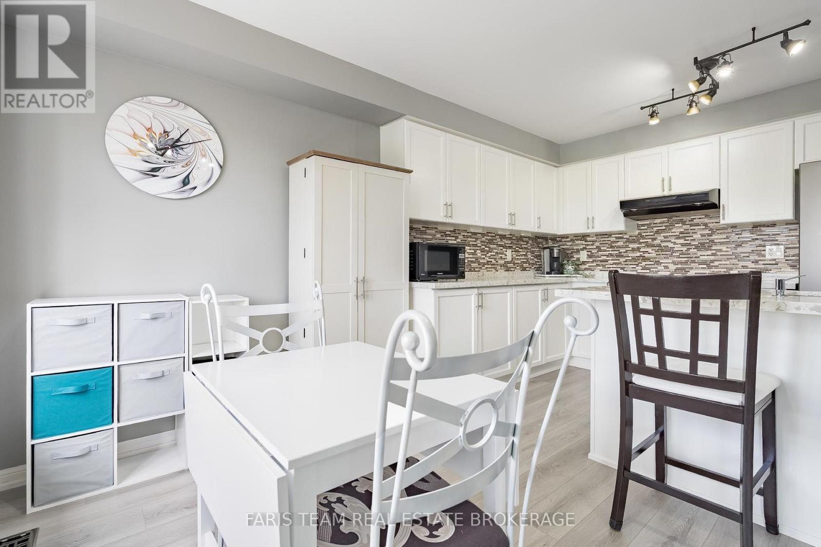 64 John W Taylor Avenue, New Tecumseth, ON - Indoor