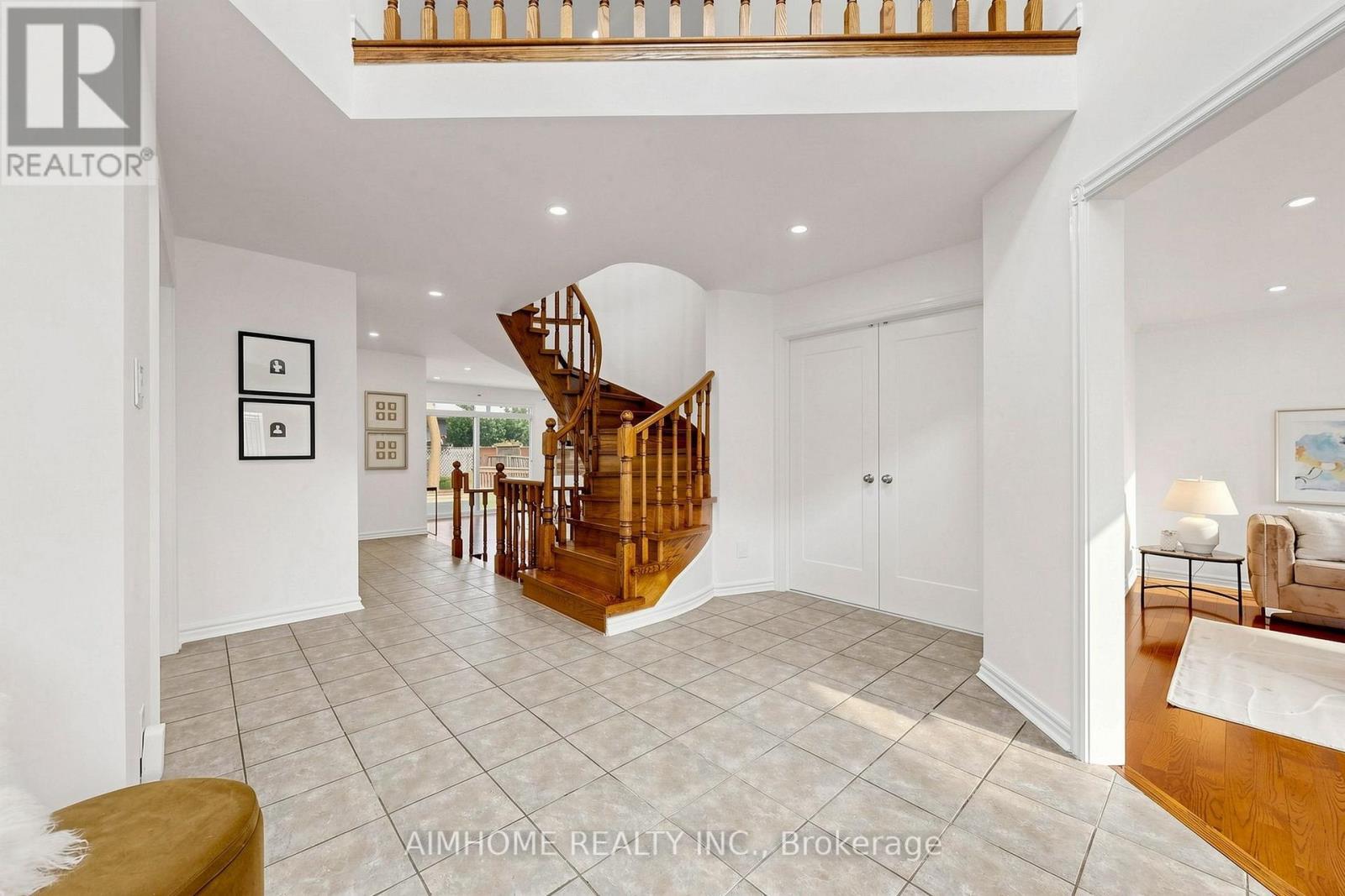 27 Melchior Crescent, Markham, ON - Indoor Photo Showing Other Room