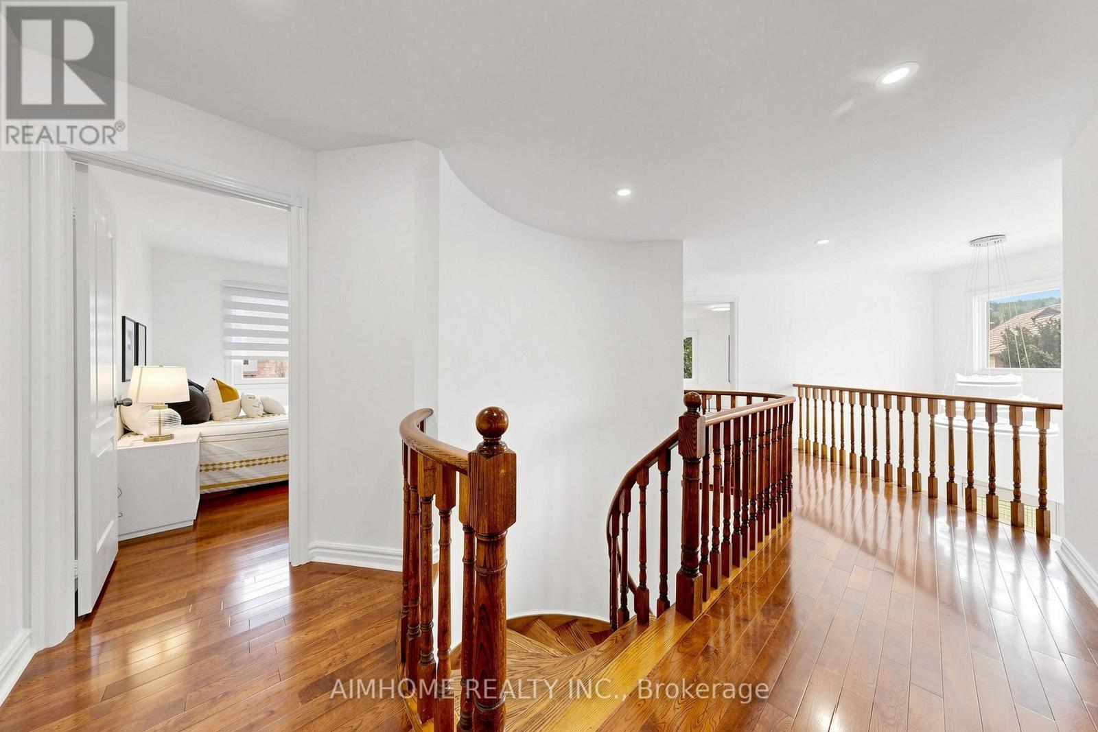 27 Melchior Crescent, Markham, ON - Indoor Photo Showing Other Room