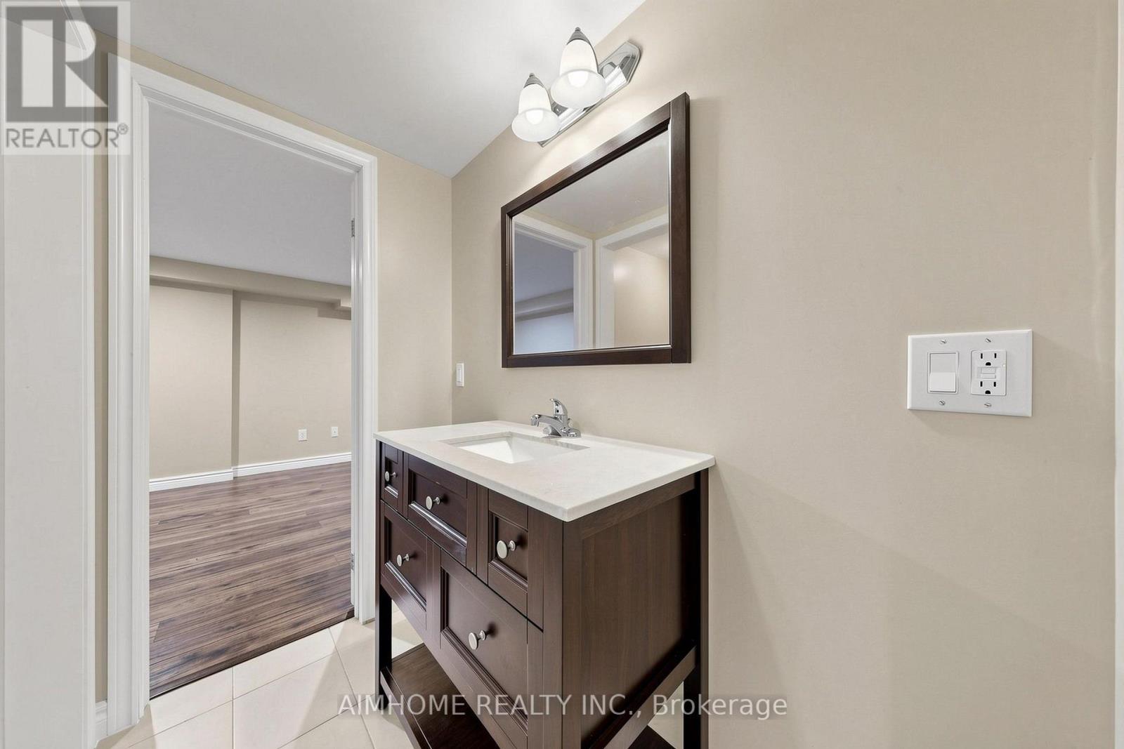 27 Melchior Crescent, Markham, ON - Indoor Photo Showing Bathroom