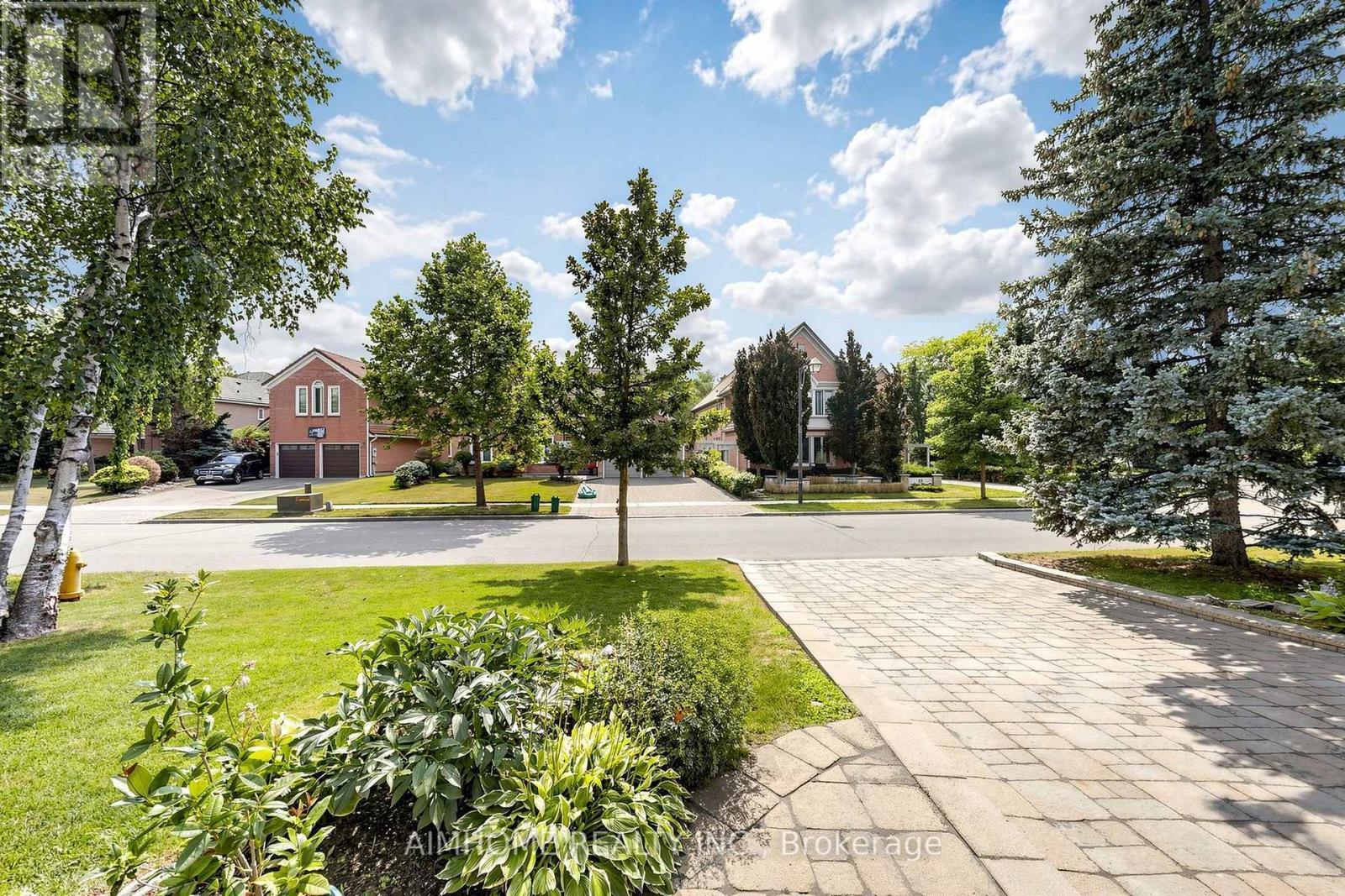 27 Melchior Crescent, Markham, ON - Outdoor