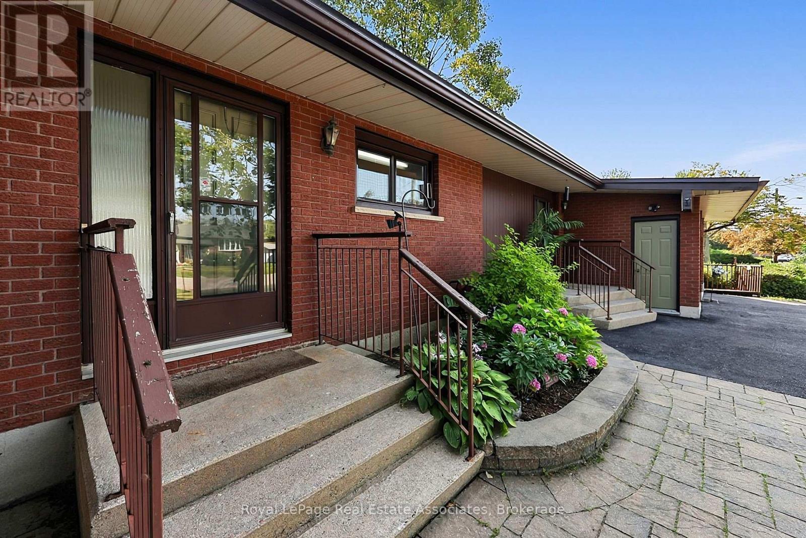408 Mooney Crescent, Orillia, ON - Outdoor With Deck Patio Veranda With Exterior