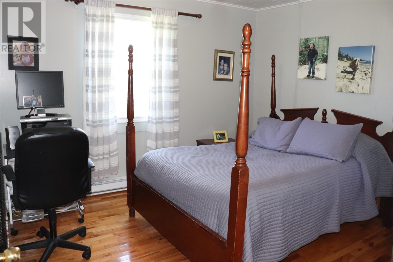 204 Main Road, Westbay, NL - Indoor Photo Showing Bedroom