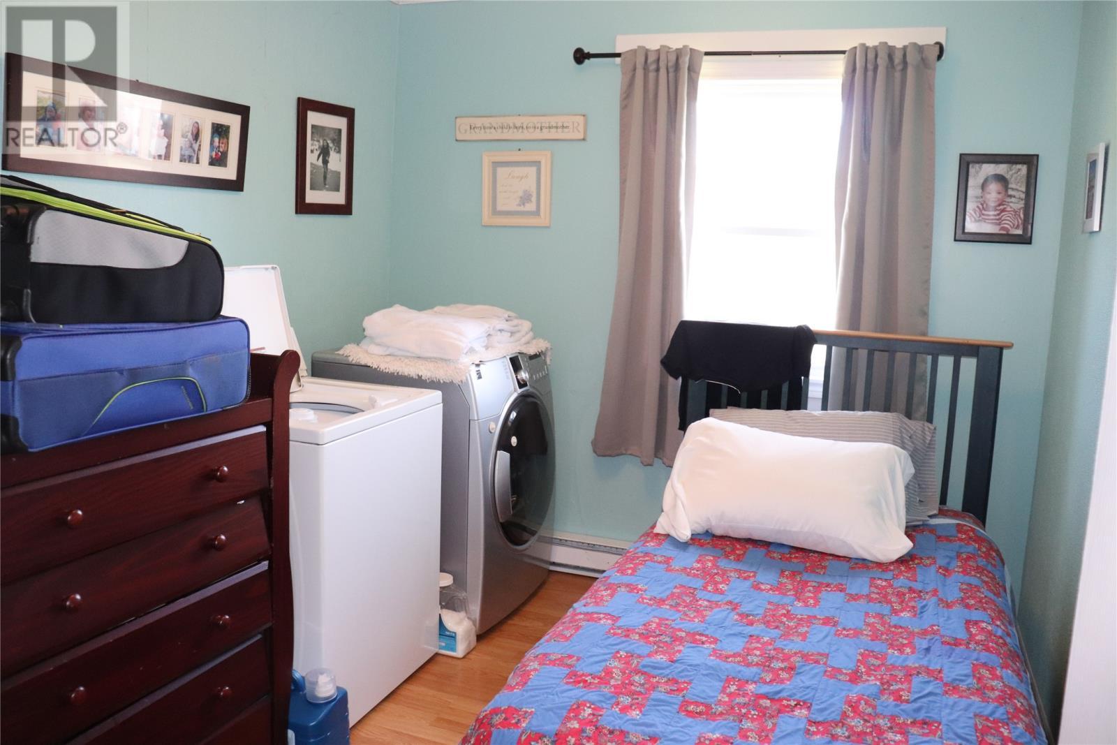 204 Main Road, Westbay, NL - Indoor Photo Showing Bedroom