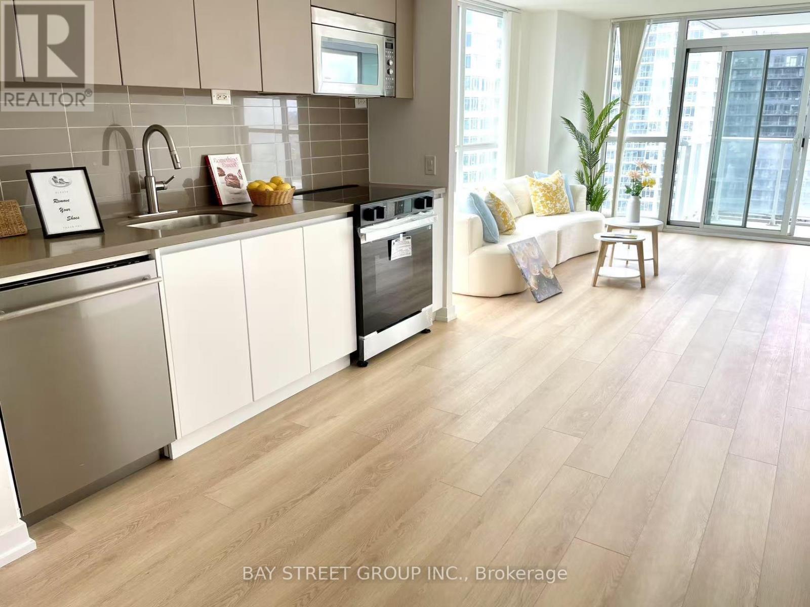 2908 - 75 Queens Wharf Road, Toronto, ON - Indoor Photo Showing Kitchen