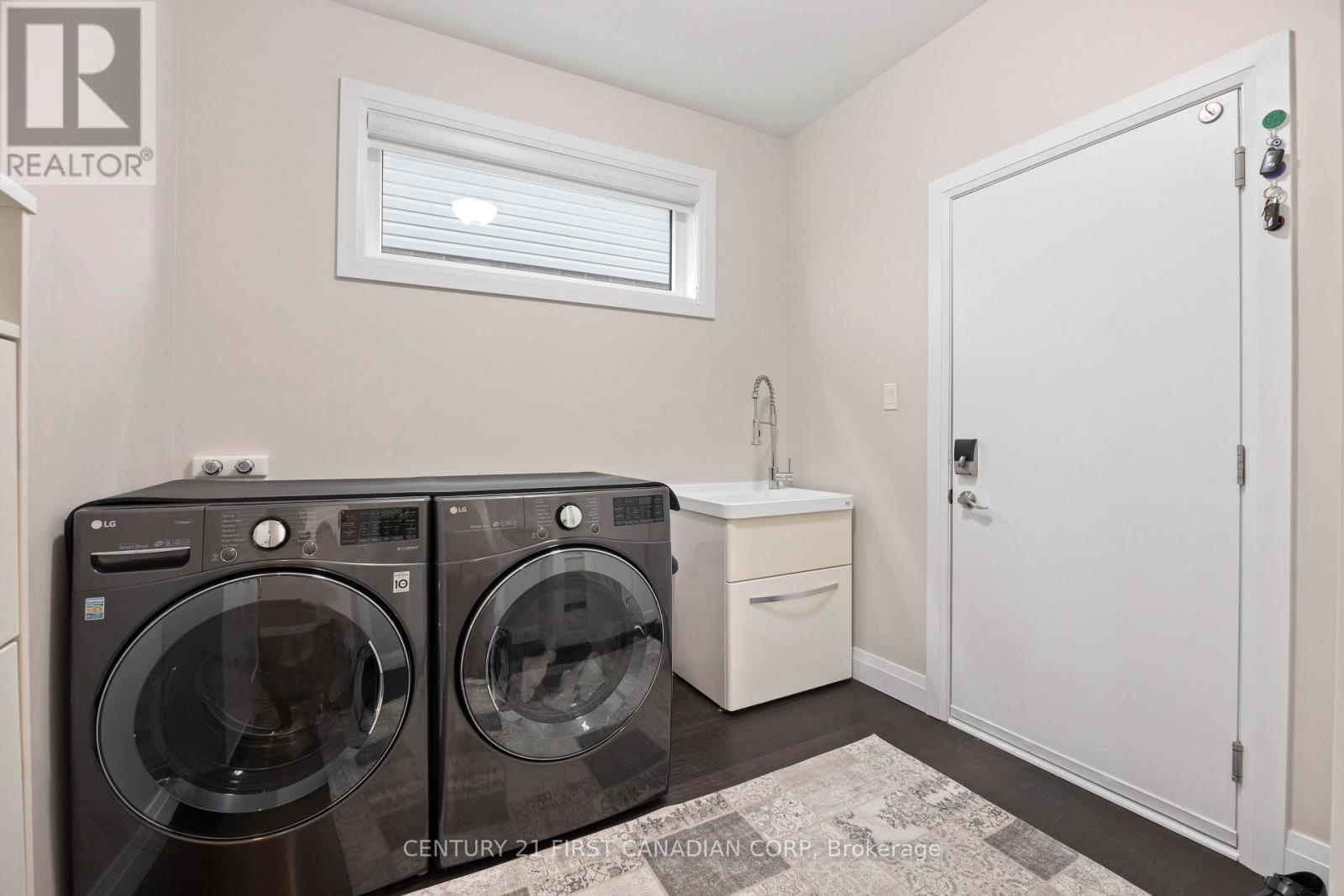 2773 Heardcreek Trail, London North (North S), ON - Indoor Photo Showing Laundry Room