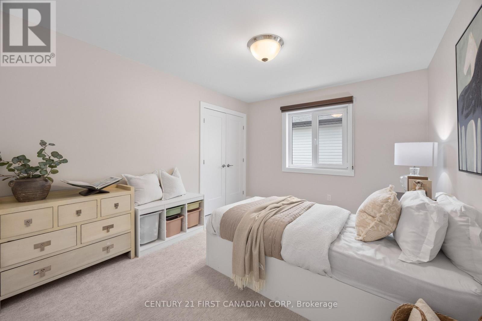 2773 Heardcreek Trail, London North (North S), ON - Indoor Photo Showing Bedroom