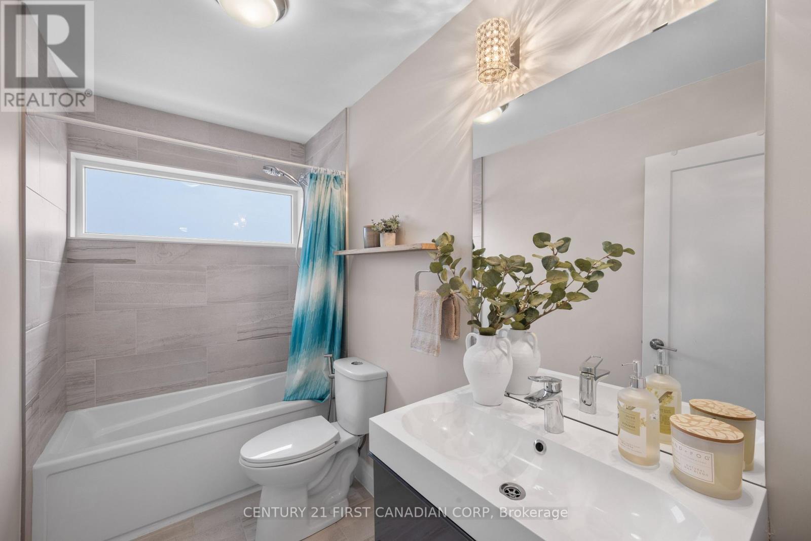 2773 Heardcreek Trail, London North (North S), ON - Indoor Photo Showing Bathroom