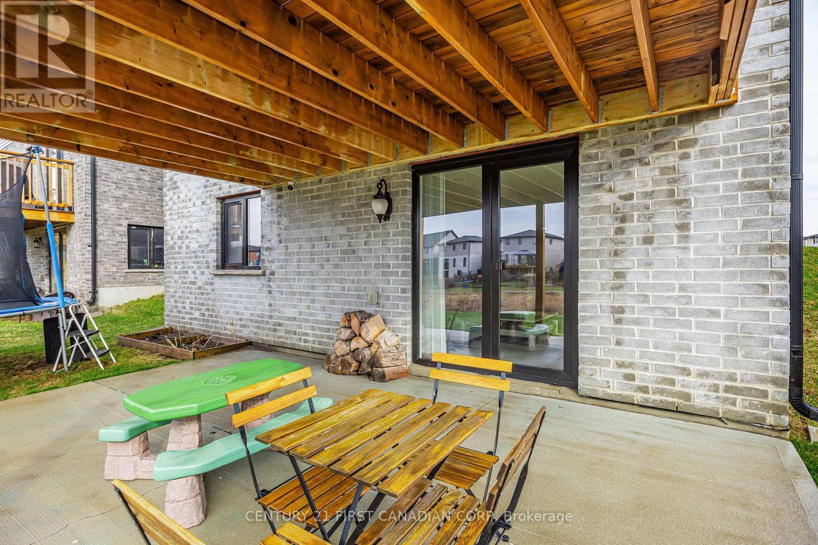 2773 Heardcreek Trail, London North (North S), ON - With Deck Patio Veranda With Exterior
