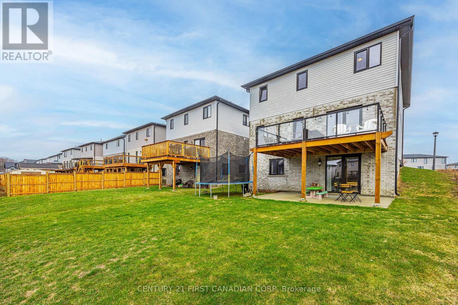 2773 Heardcreek Trail, London North (North S), ON - Outdoor With Deck Patio Veranda With Backyard With Exterior