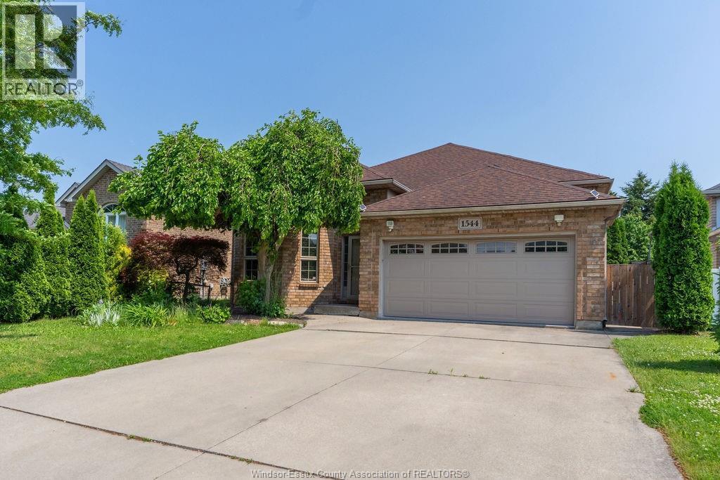 1544 Imperial Crescent, Windsor, ON - Outdoor