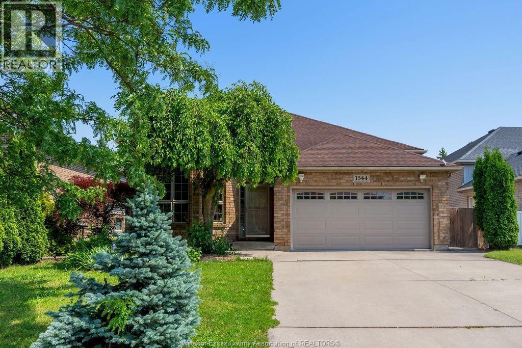 1544 Imperial Crescent, Windsor, ON - Outdoor
