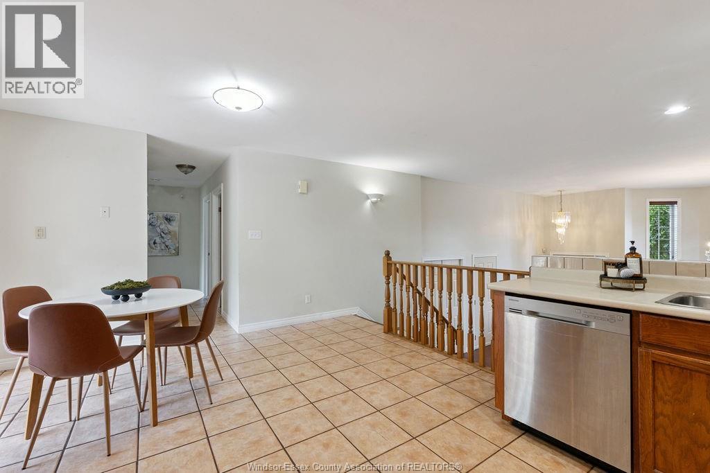 1544 Imperial Crescent, Windsor, ON - Indoor