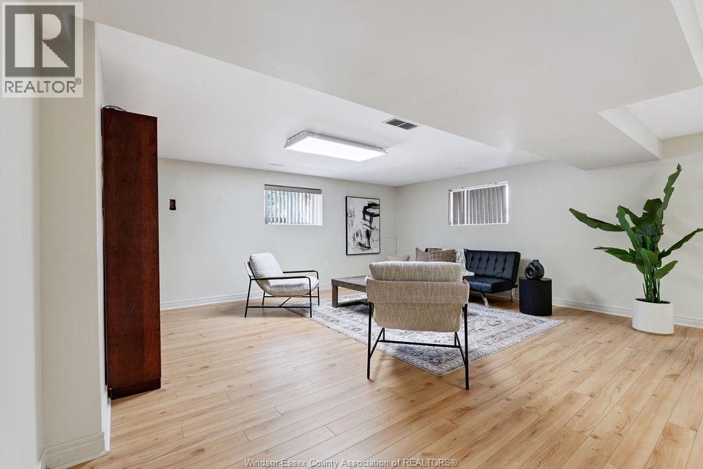 1544 Imperial Crescent, Windsor, ON - Indoor