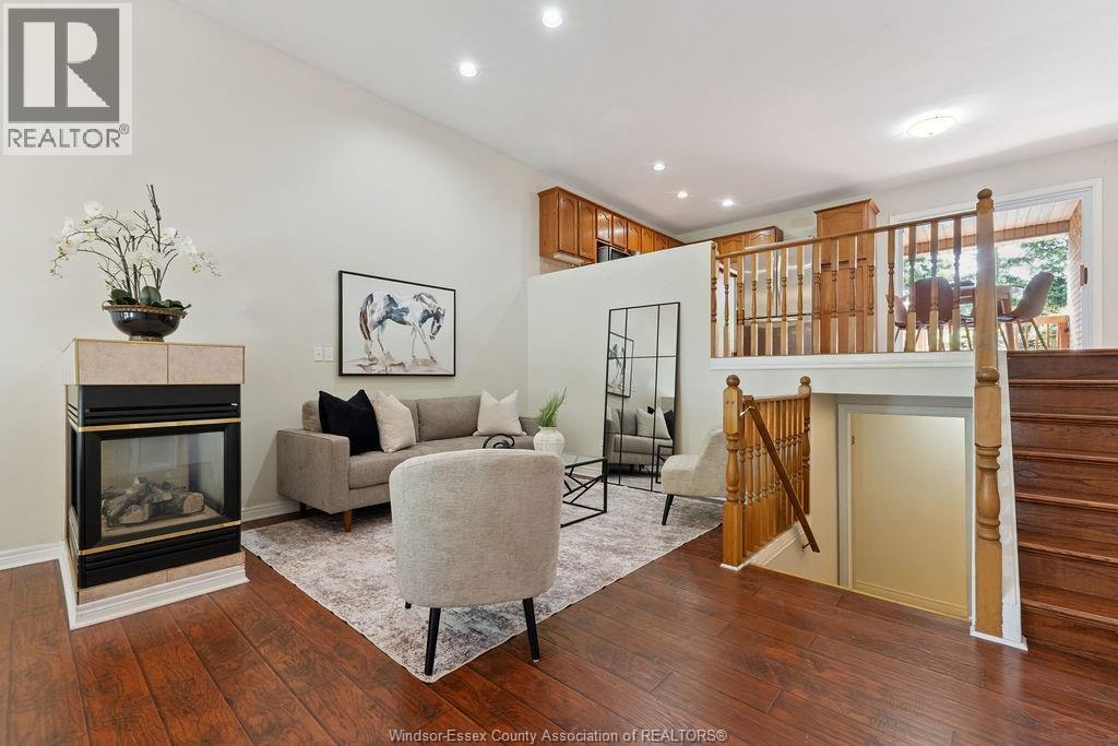 1544 Imperial Crescent, Windsor, ON - Indoor With Fireplace