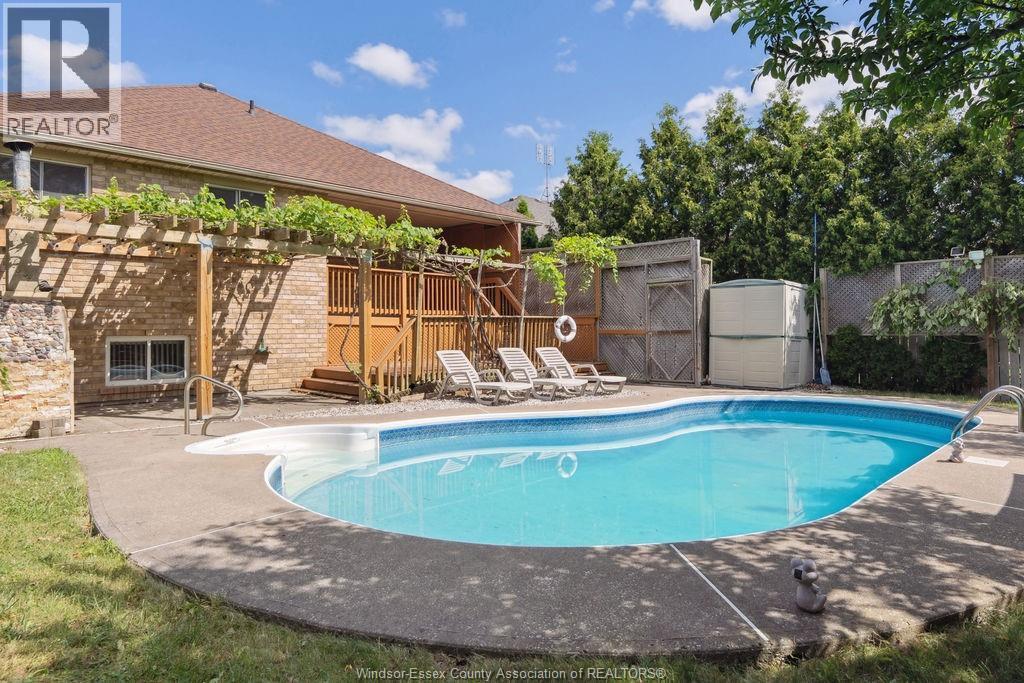 1544 Imperial Crescent, Windsor, ON - Outdoor With In Ground Pool With Deck Patio Veranda