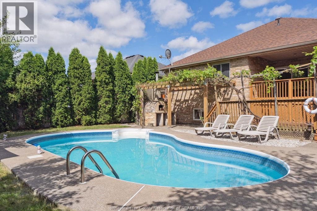 1544 Imperial Crescent, Windsor, ON - Outdoor With In Ground Pool With Deck Patio Veranda