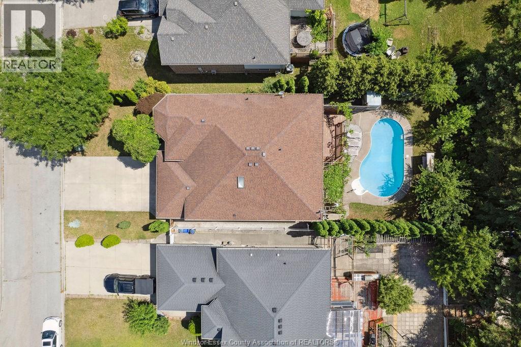 1544 Imperial Crescent, Windsor, ON - Outdoor With In Ground Pool With View