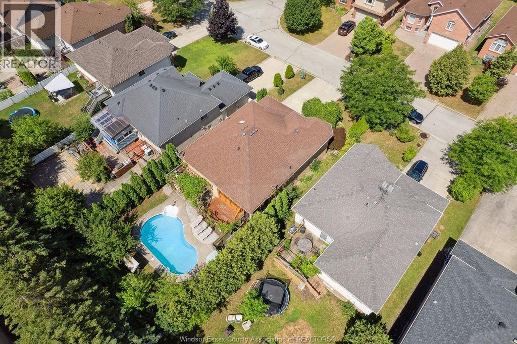1544 Imperial Crescent, Windsor, ON - Outdoor With In Ground Pool With View
