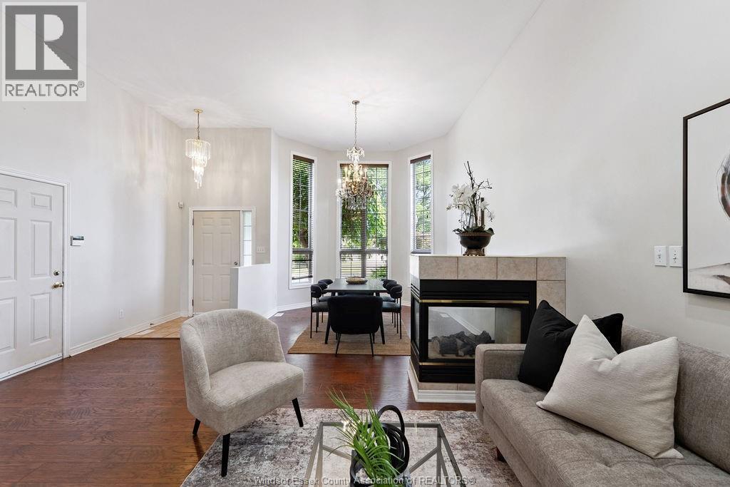 1544 Imperial Crescent, Windsor, ON - Indoor Photo Showing Living Room With Fireplace