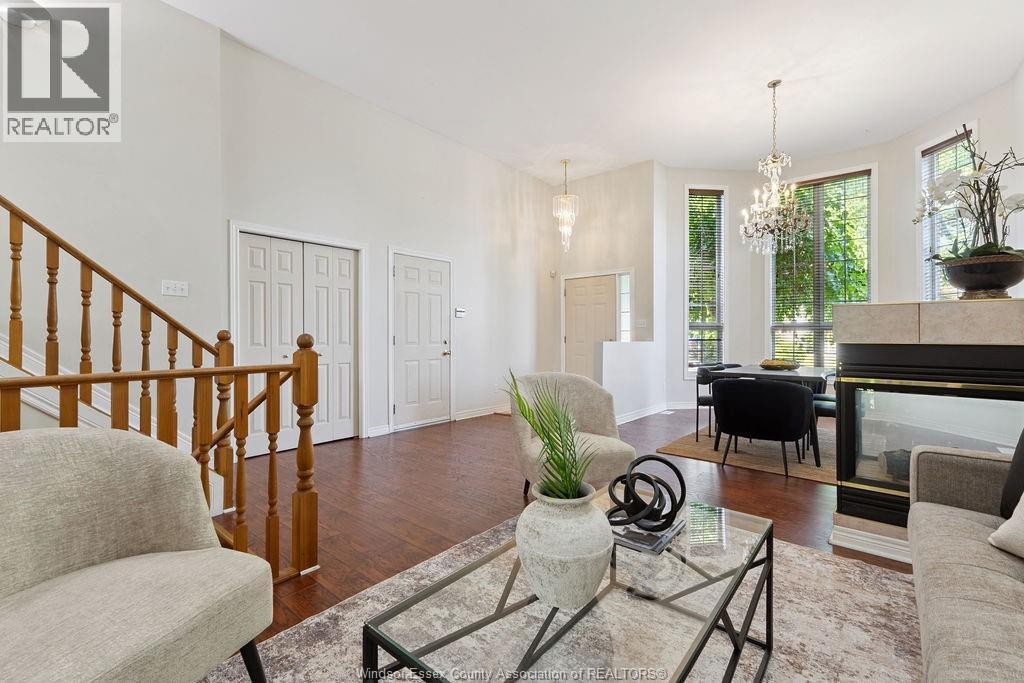 1544 Imperial Crescent, Windsor, ON - Indoor Photo Showing Living Room With Fireplace