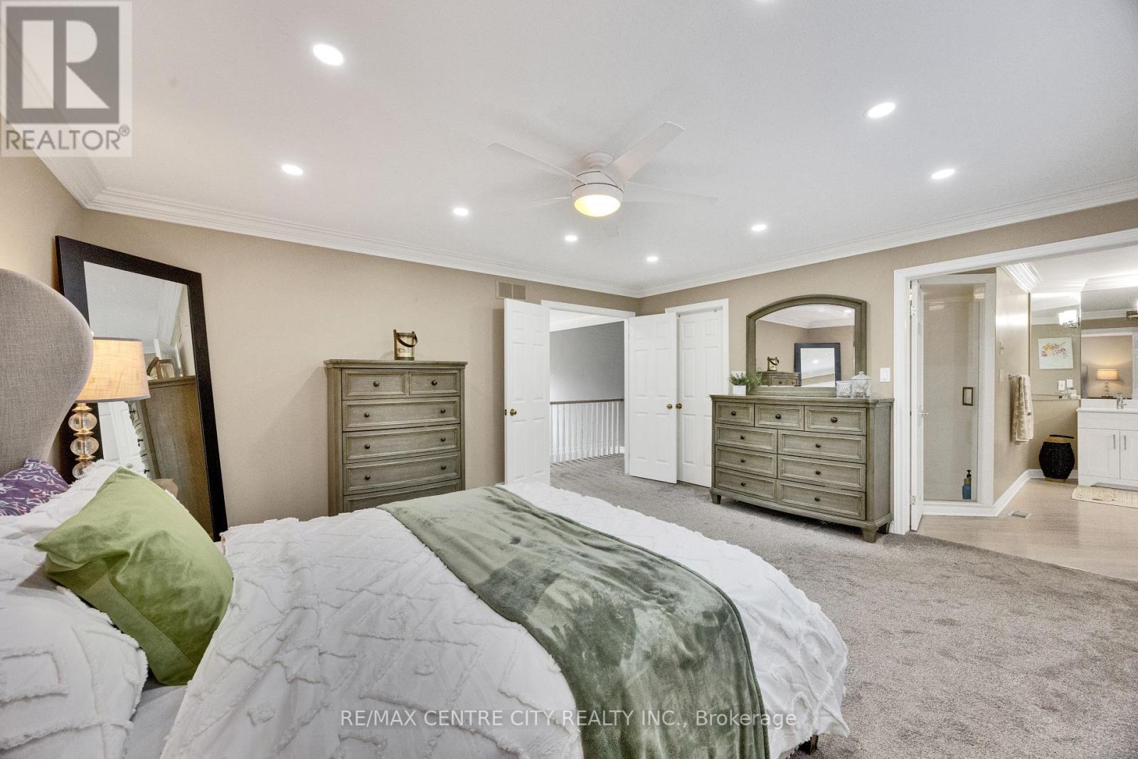 2 Havenwood Way, London North (North O), ON - Indoor Photo Showing Bedroom