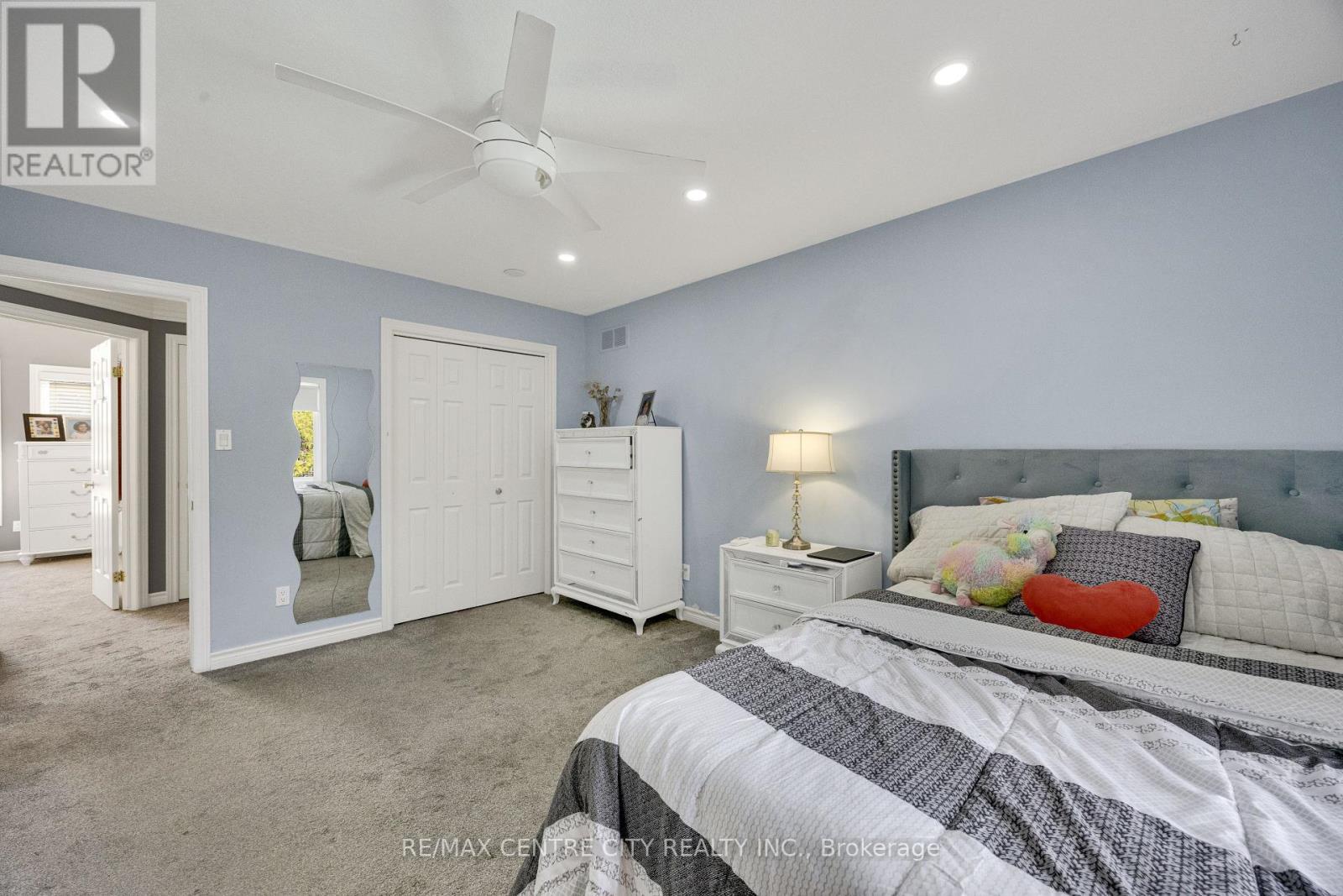 2 Havenwood Way, London North (North O), ON - Indoor Photo Showing Bedroom