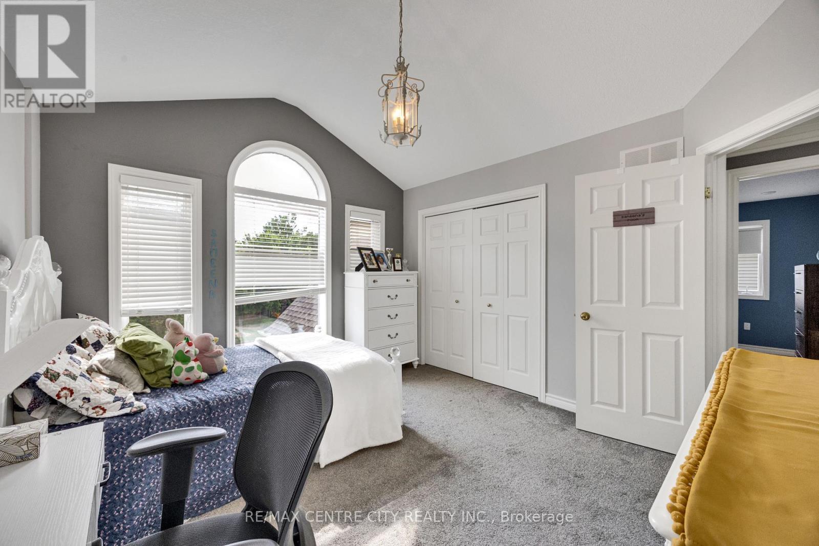 2 Havenwood Way, London North (North O), ON - Indoor Photo Showing Bedroom