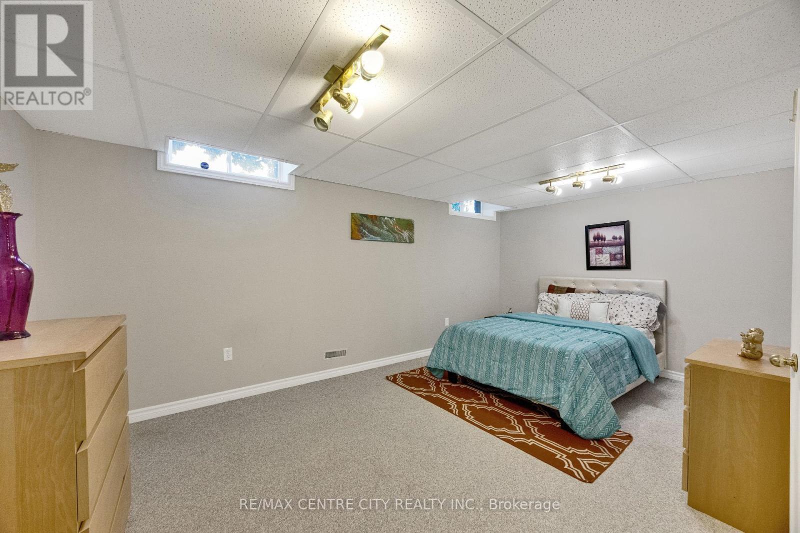 2 Havenwood Way, London North (North O), ON - Indoor
