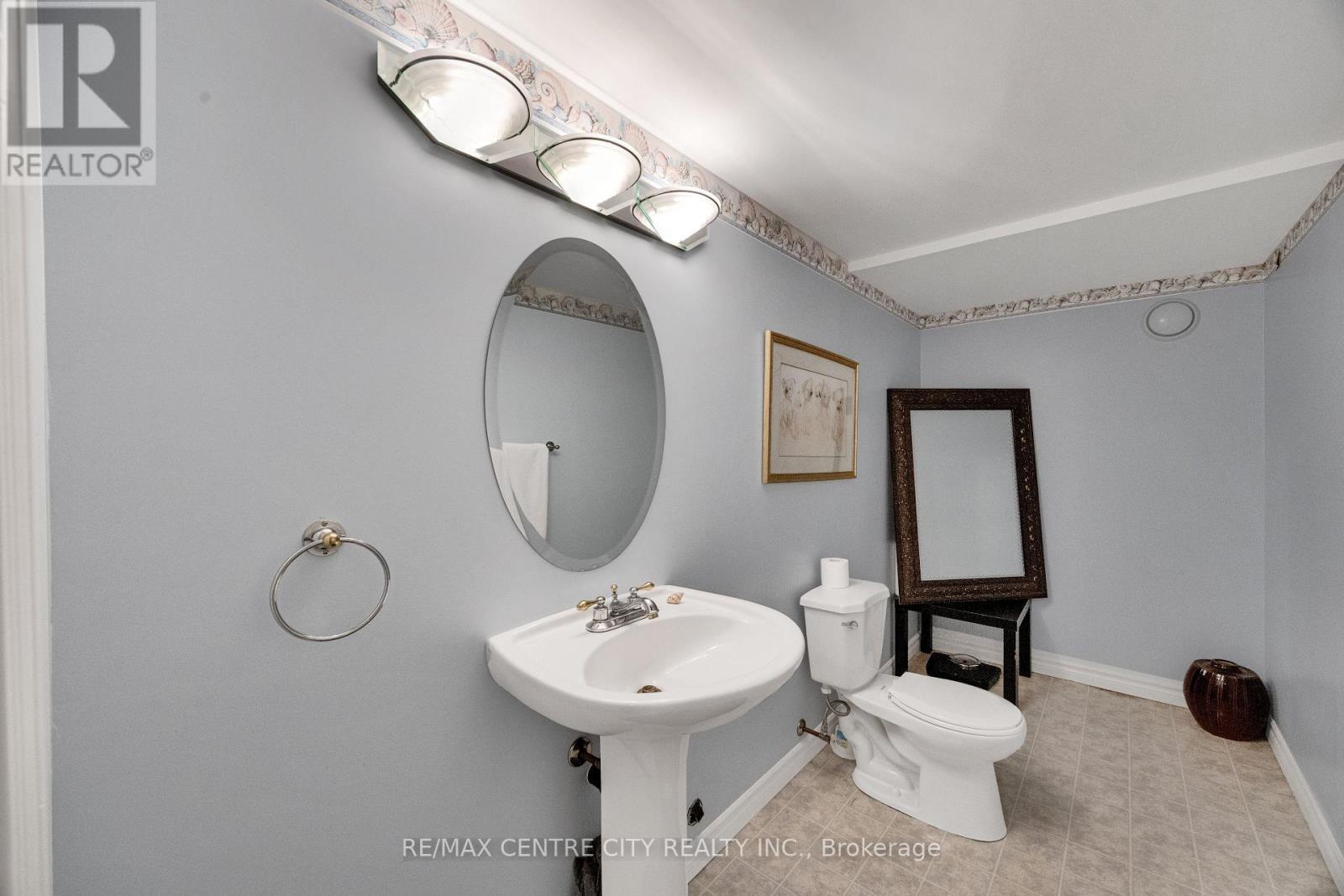 2 Havenwood Way, London North (North O), ON - Indoor Photo Showing Bathroom