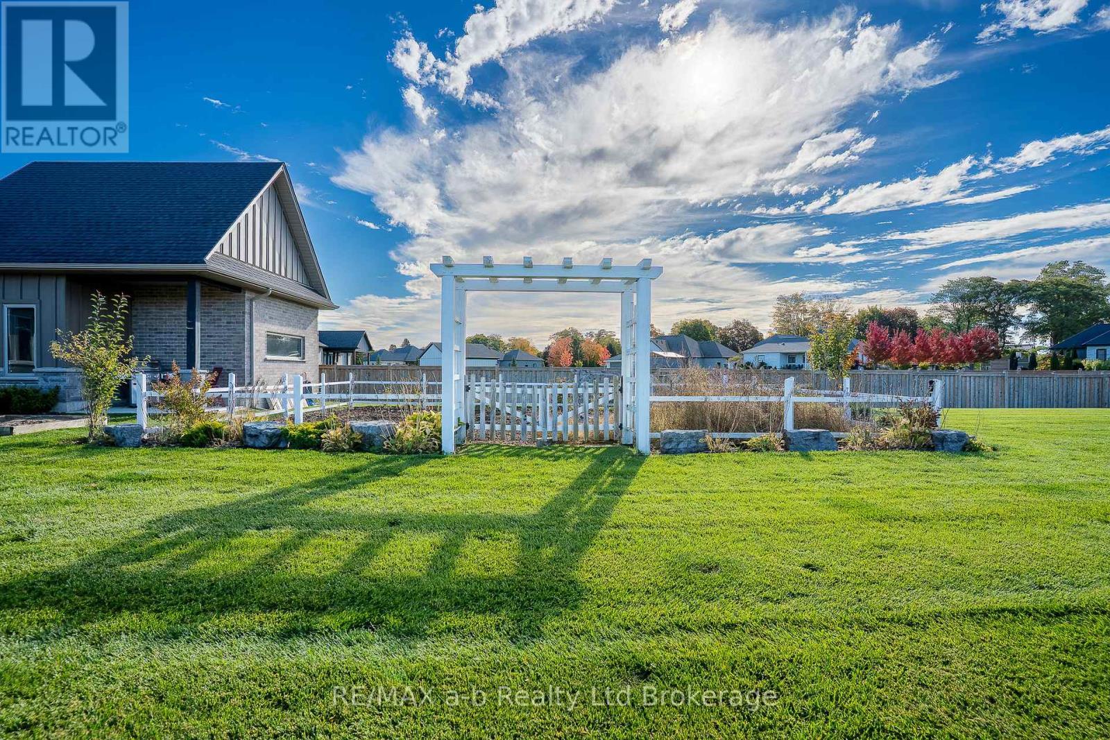 60 August Crescent, Norwich (Otterville), ON - Outdoor