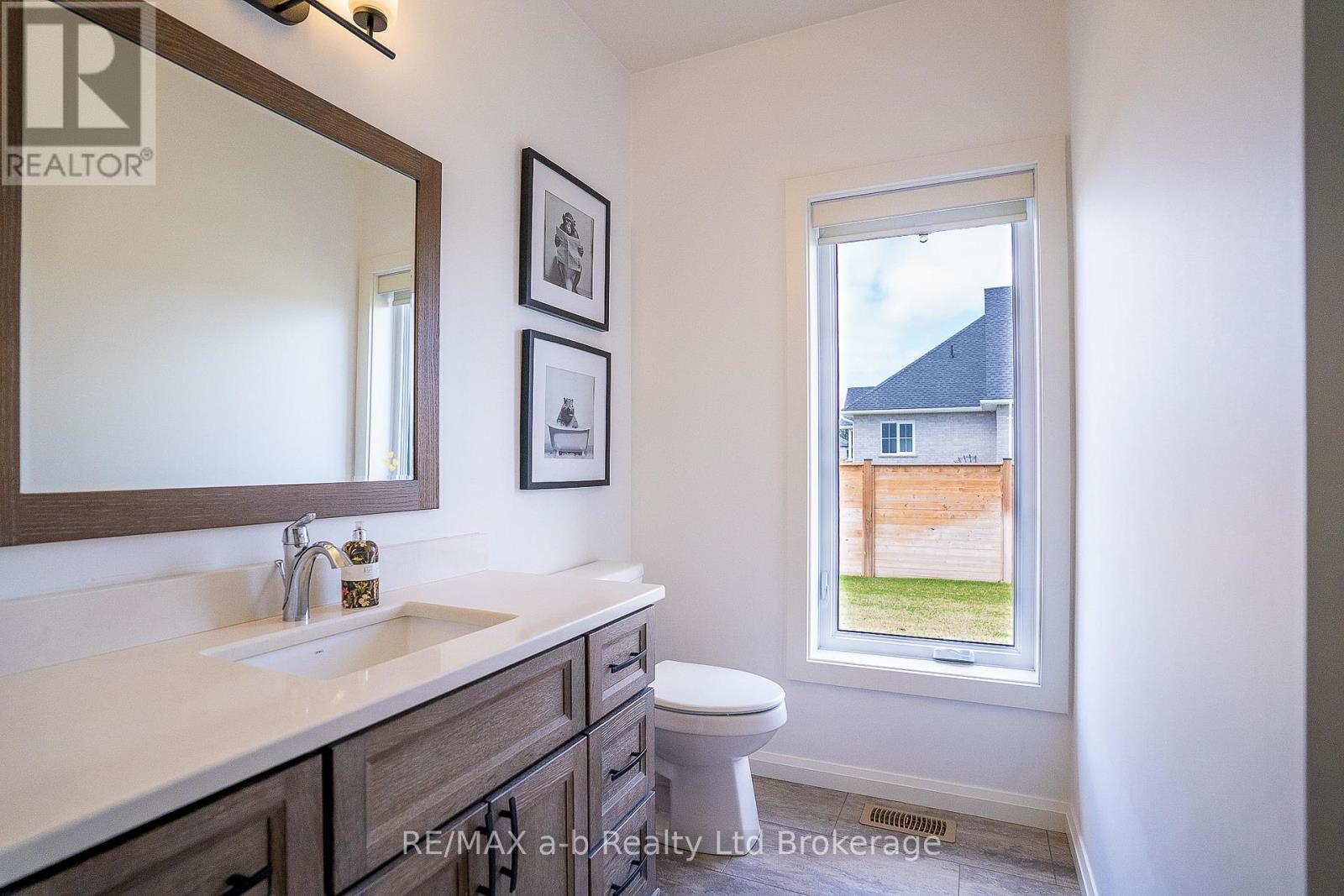 60 August Crescent, Norwich (Otterville), ON - Indoor Photo Showing Bathroom