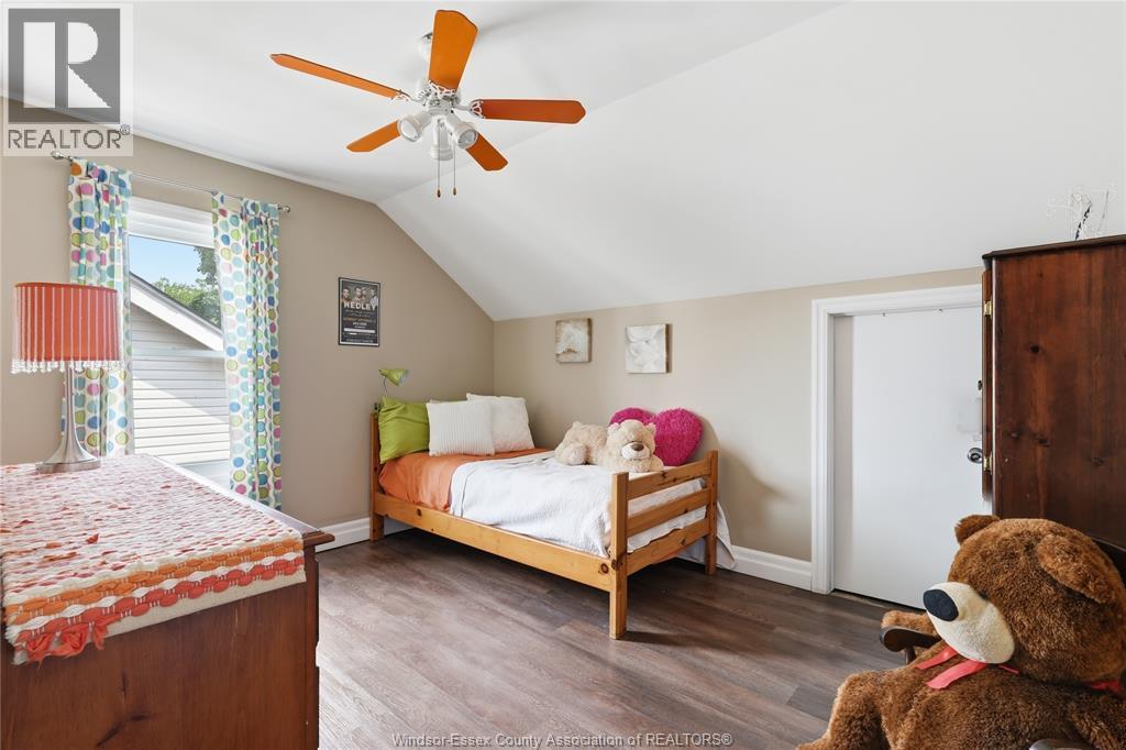 1585 Pillette, Windsor, ON - Indoor Photo Showing Bedroom