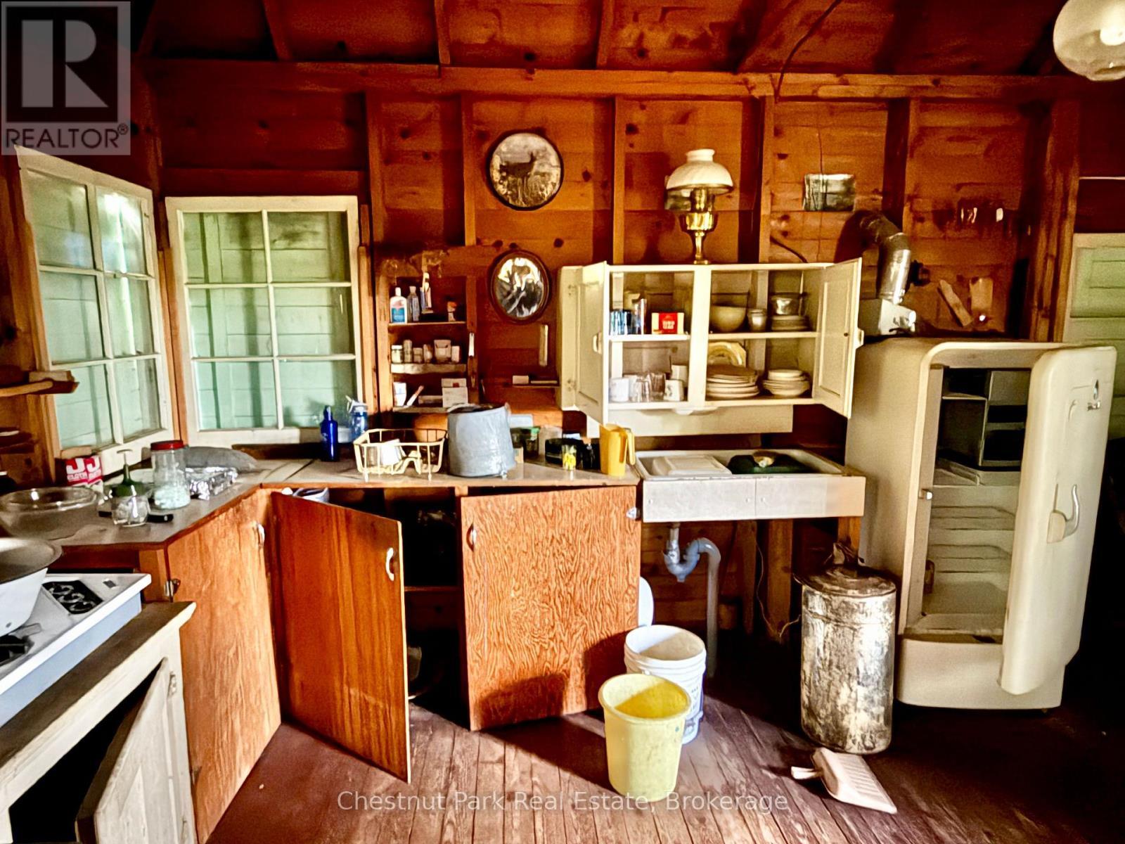17 Whitefish Lake Apl1582, Algonquin Highlands (Lawrence), ON - Indoor Photo Showing Kitchen