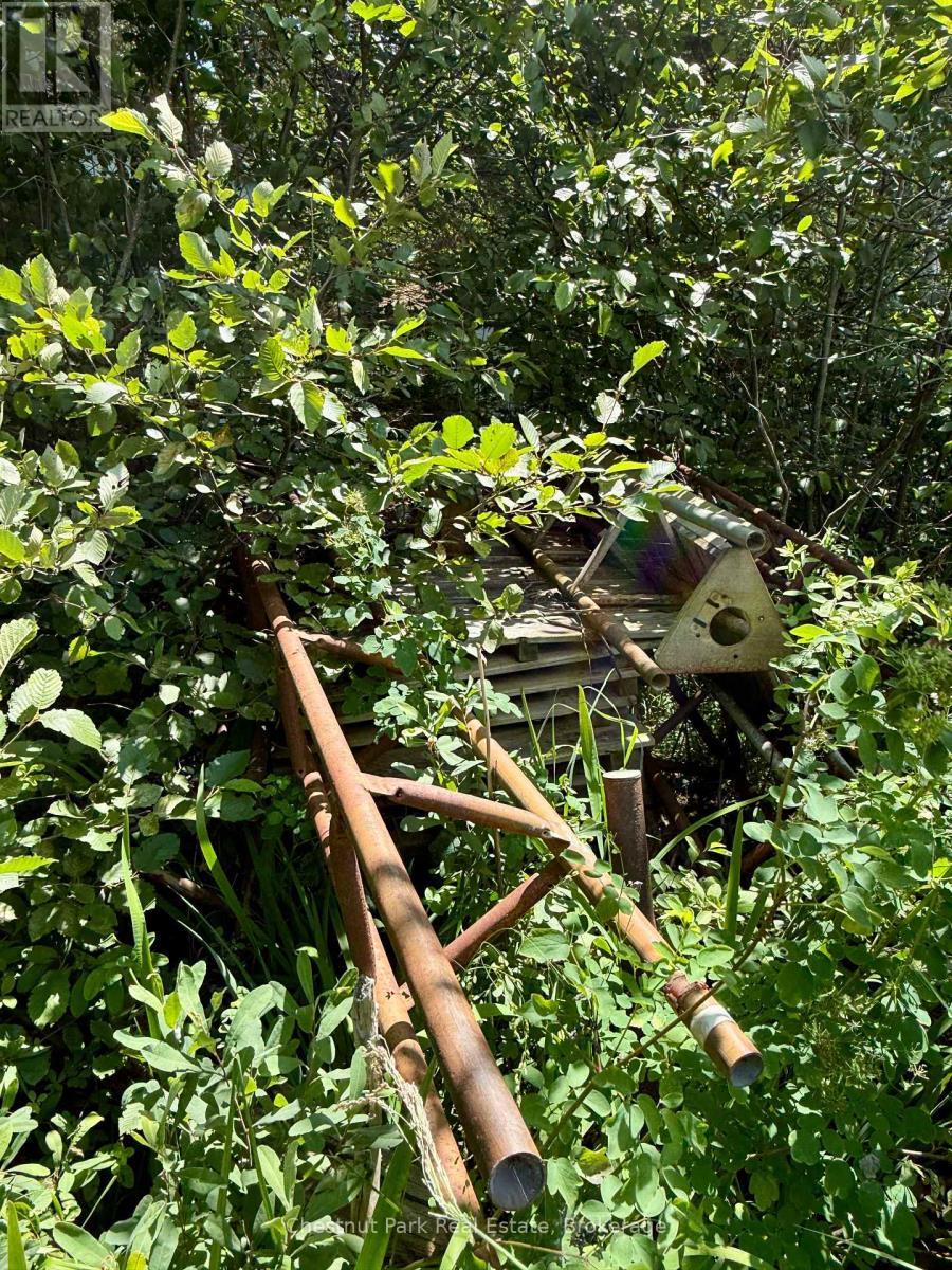 Old dock sections, may be usable - 17 Whitefish Lake Apl1582, Algonquin Highlands (Lawrence), ON - Outdoor