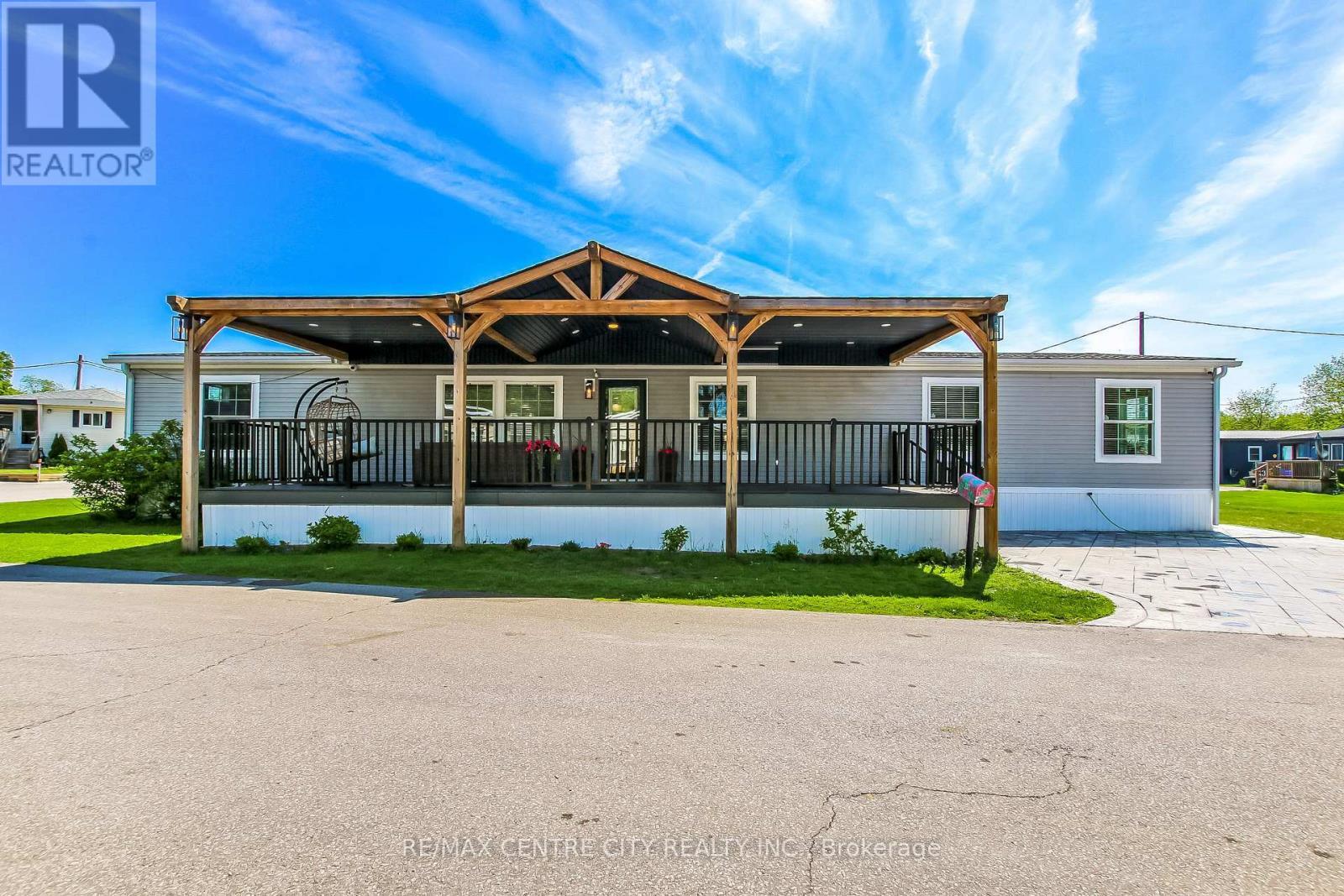 201 - 198 Springbank Drive, London South (South D), ON - Outdoor With Deck Patio Veranda