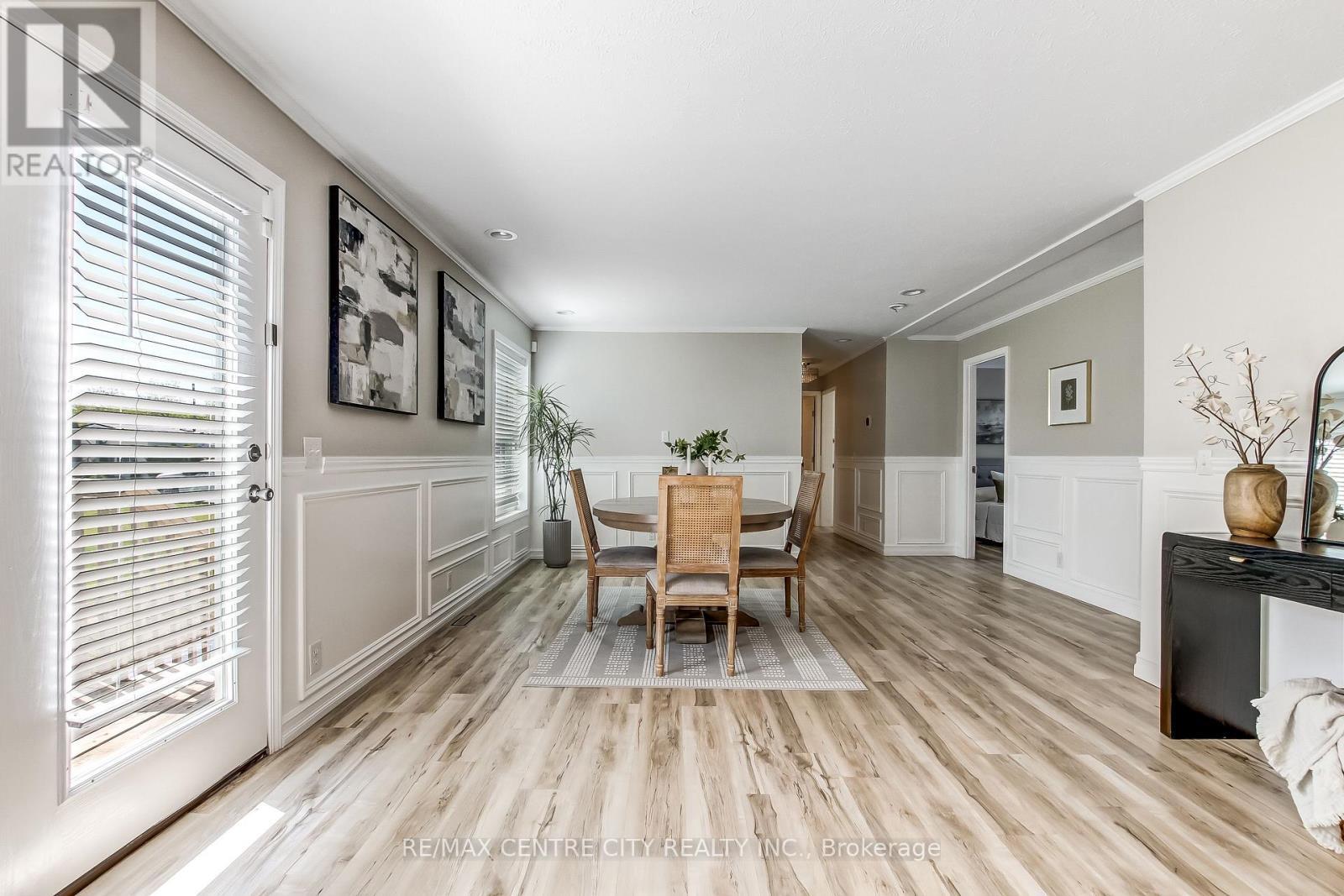 201 - 198 Springbank Drive, London South (South D), ON - Indoor Photo Showing Dining Room