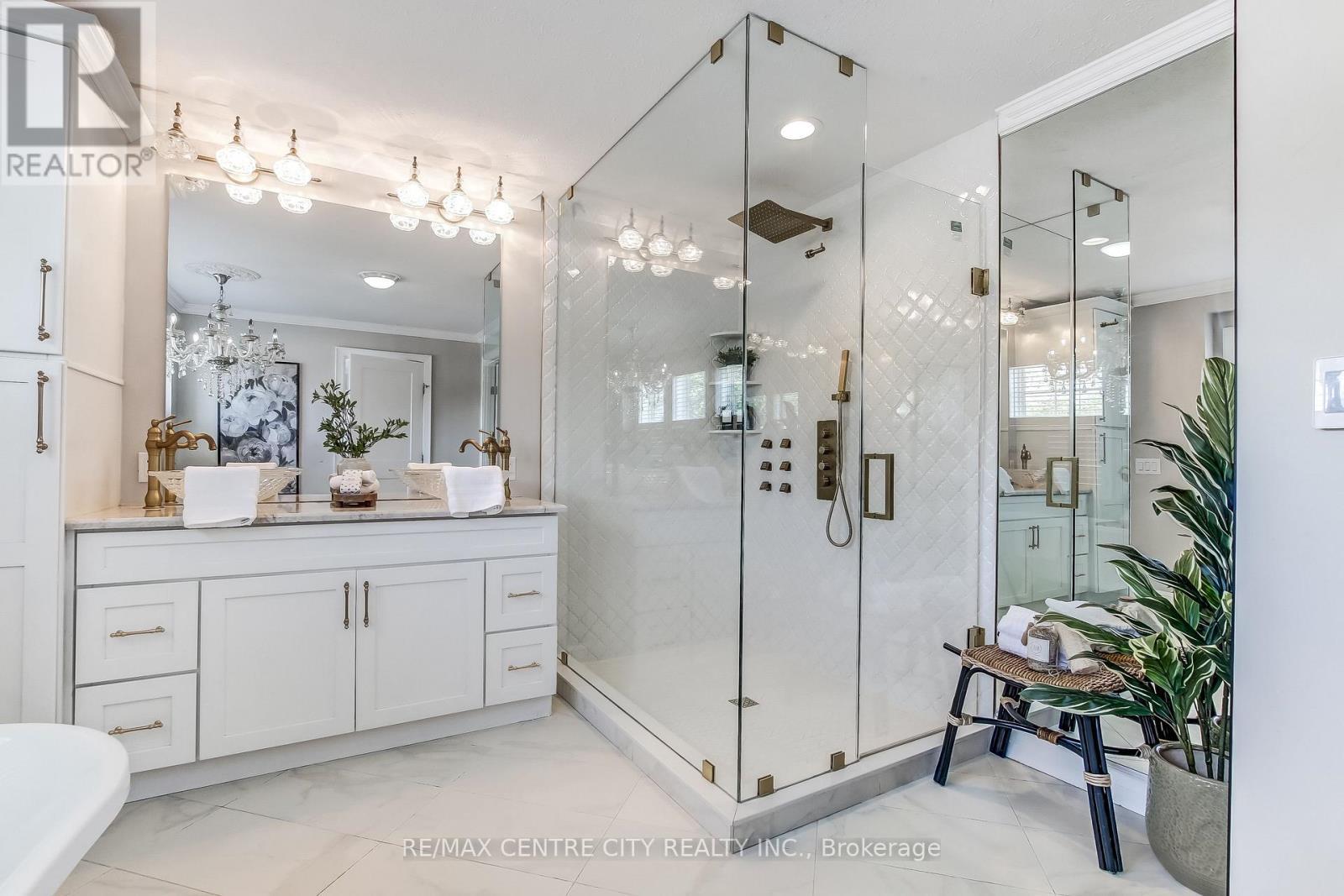 201 - 198 Springbank Drive, London South (South D), ON - Indoor Photo Showing Bathroom