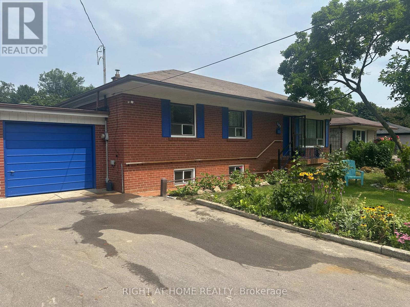 Front - 309 Queen Mary Drive, Oakville, ON - Outdoor