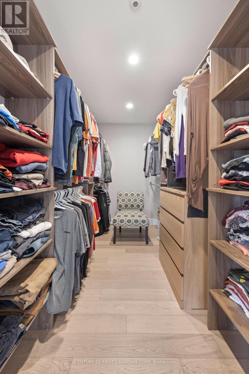 2190 Bakervilla Street, London South (South V), ON - Indoor With Storage