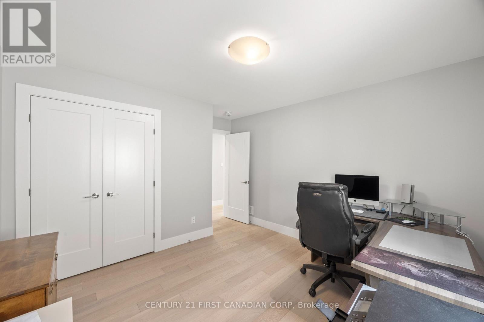 2190 Bakervilla Street, London South (South V), ON - Indoor Photo Showing Office