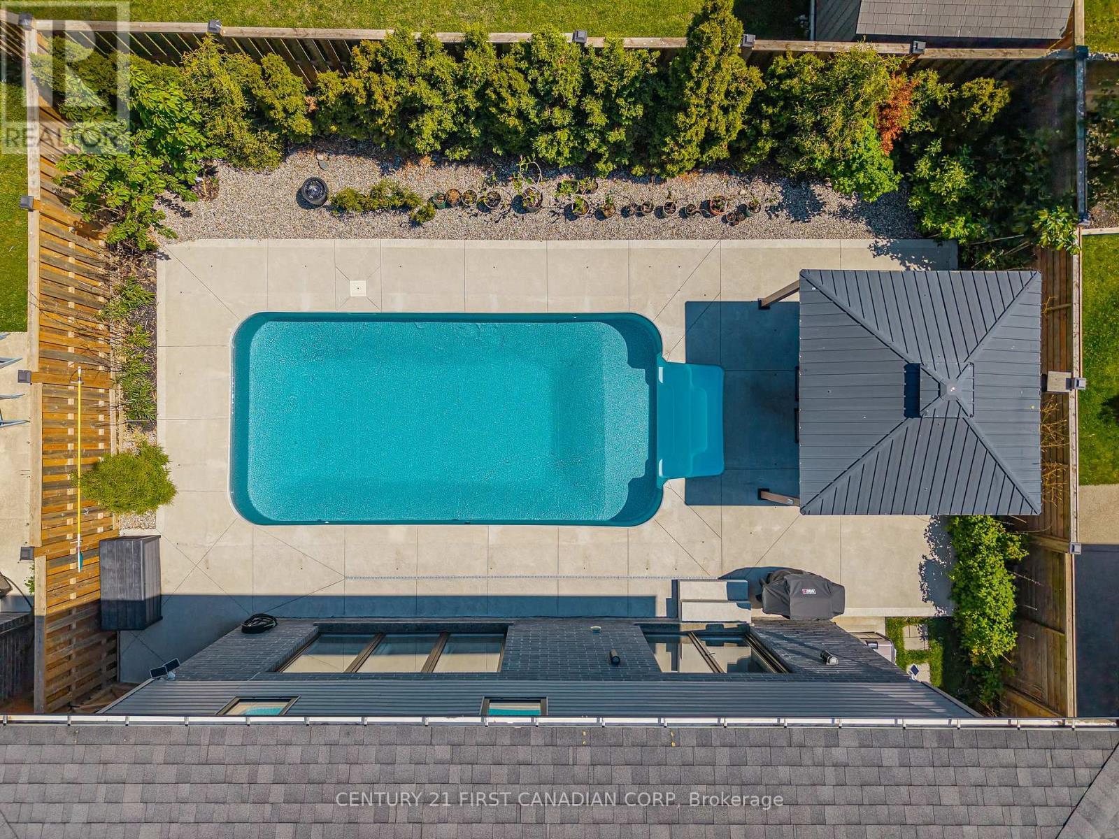 2190 Bakervilla Street, London South (South V), ON - Outdoor With In Ground Pool