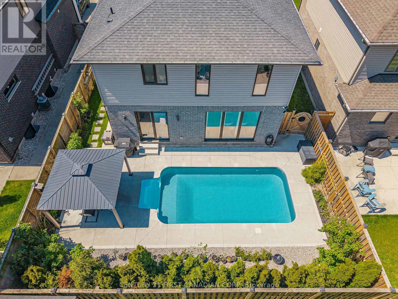 2190 Bakervilla Street, London South (South V), ON - Outdoor With In Ground Pool