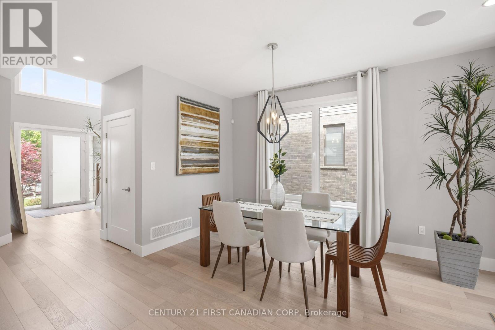 2190 Bakervilla Street, London South (South V), ON - Indoor Photo Showing Dining Room