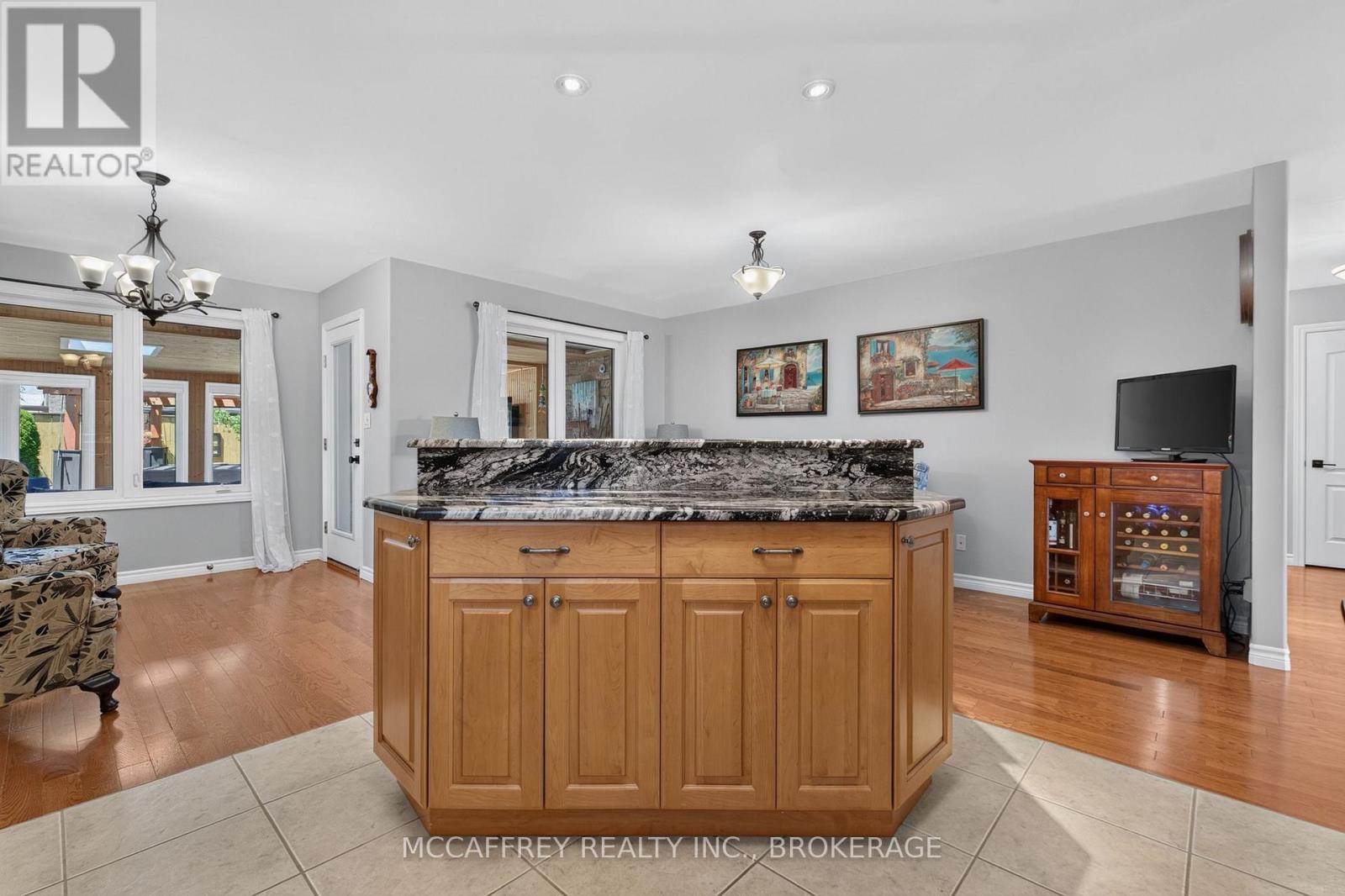 9 Hartwood Crescent, Greater Napanee (Greater Napanee), ON - Indoor