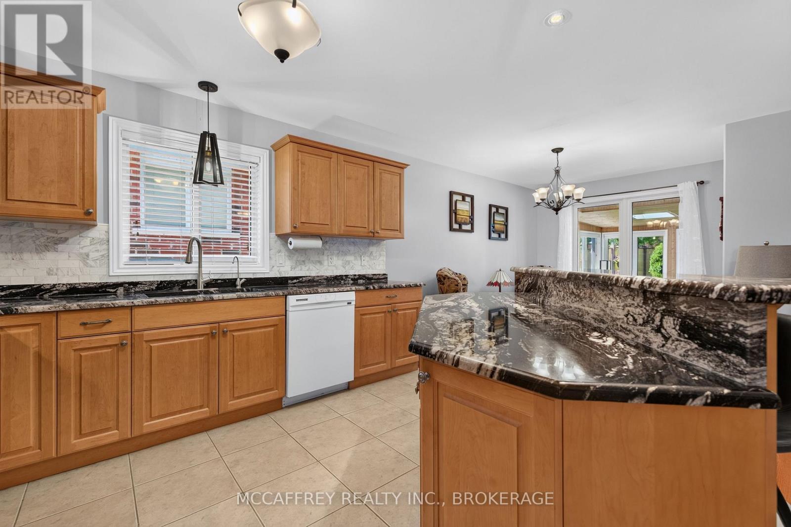 9 Hartwood Crescent, Greater Napanee (Greater Napanee), ON - Indoor Photo Showing Kitchen With Double Sink