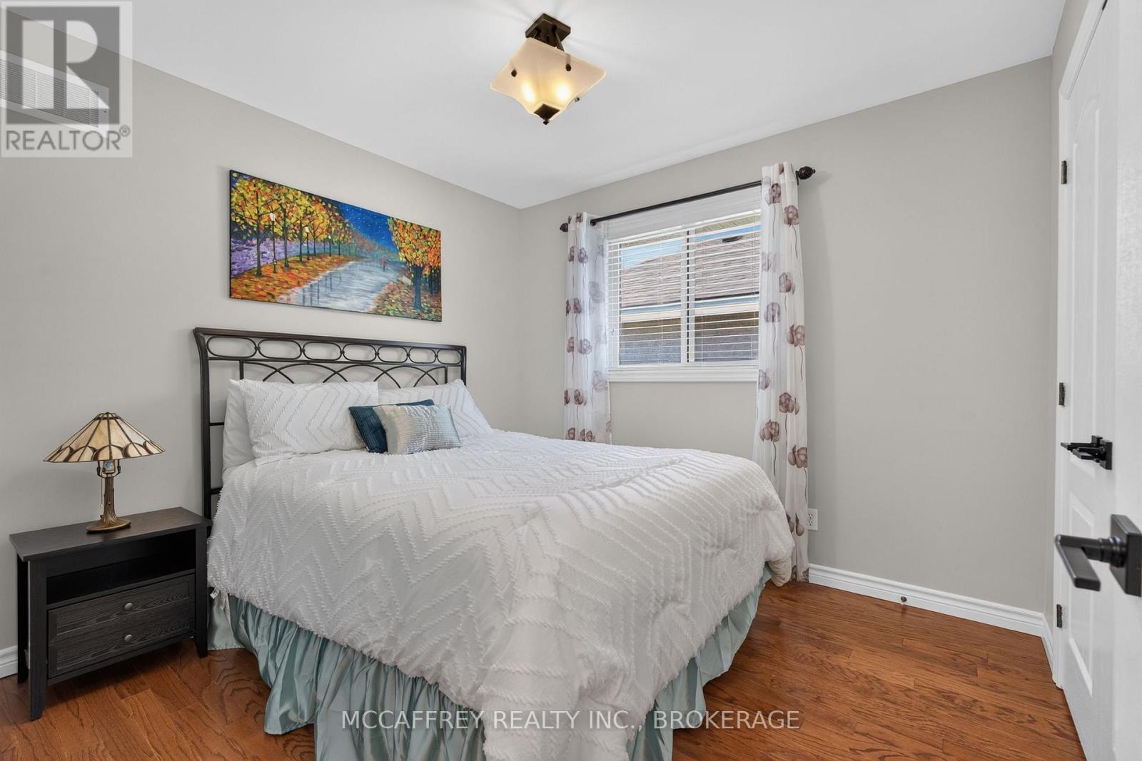 9 Hartwood Crescent, Greater Napanee (Greater Napanee), ON - Indoor Photo Showing Bedroom