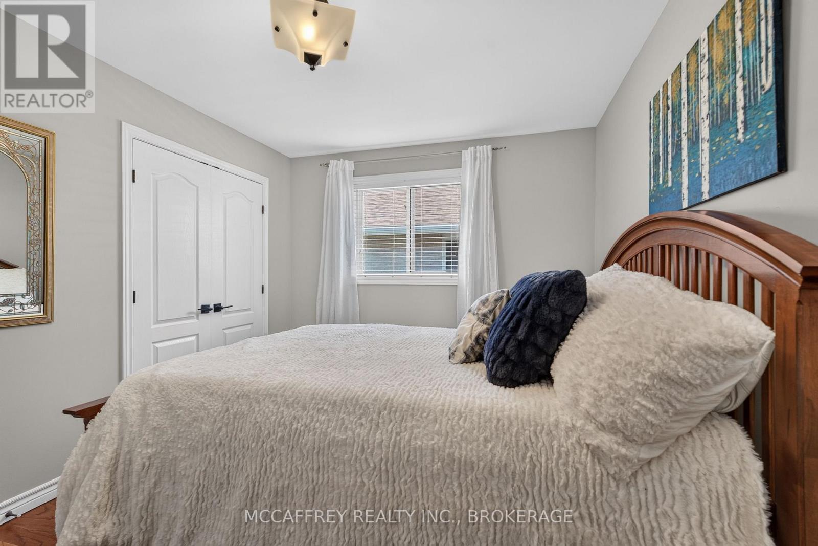 9 Hartwood Crescent, Greater Napanee (Greater Napanee), ON - Indoor Photo Showing Bedroom