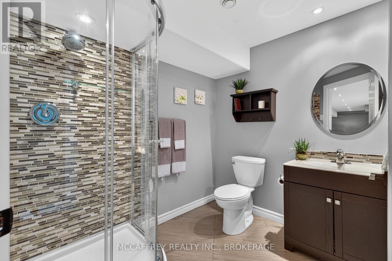 9 Hartwood Crescent, Greater Napanee (Greater Napanee), ON - Indoor Photo Showing Bathroom