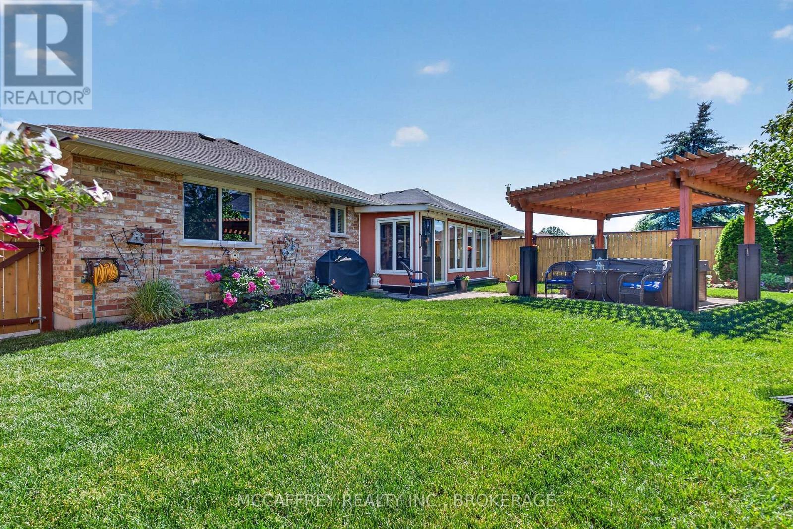 9 Hartwood Crescent, Greater Napanee (Greater Napanee), ON - Outdoor